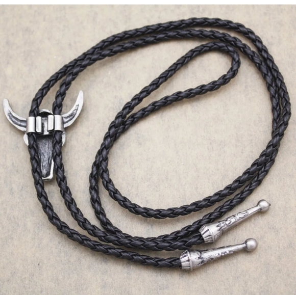 New black and silver Western longhorn steer bull bolo tie - Picture 3 of 3